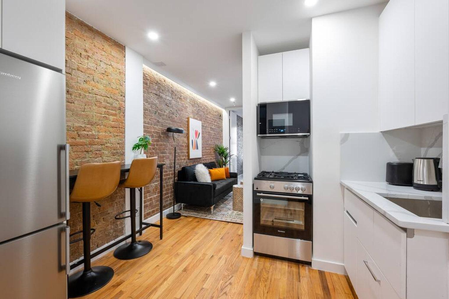 ONE BEDROOM APARTMENT IN HELL KITHCHEN