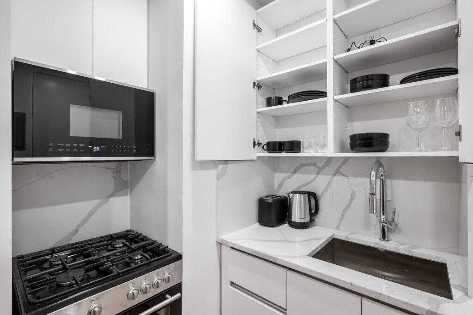 ONE BEDROOM APARTMENT IN HELL KITHCHEN