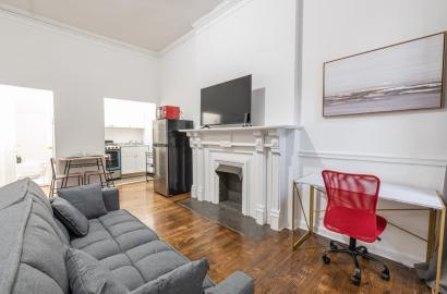 FURNISHED STUDIO IN LENOX HILL