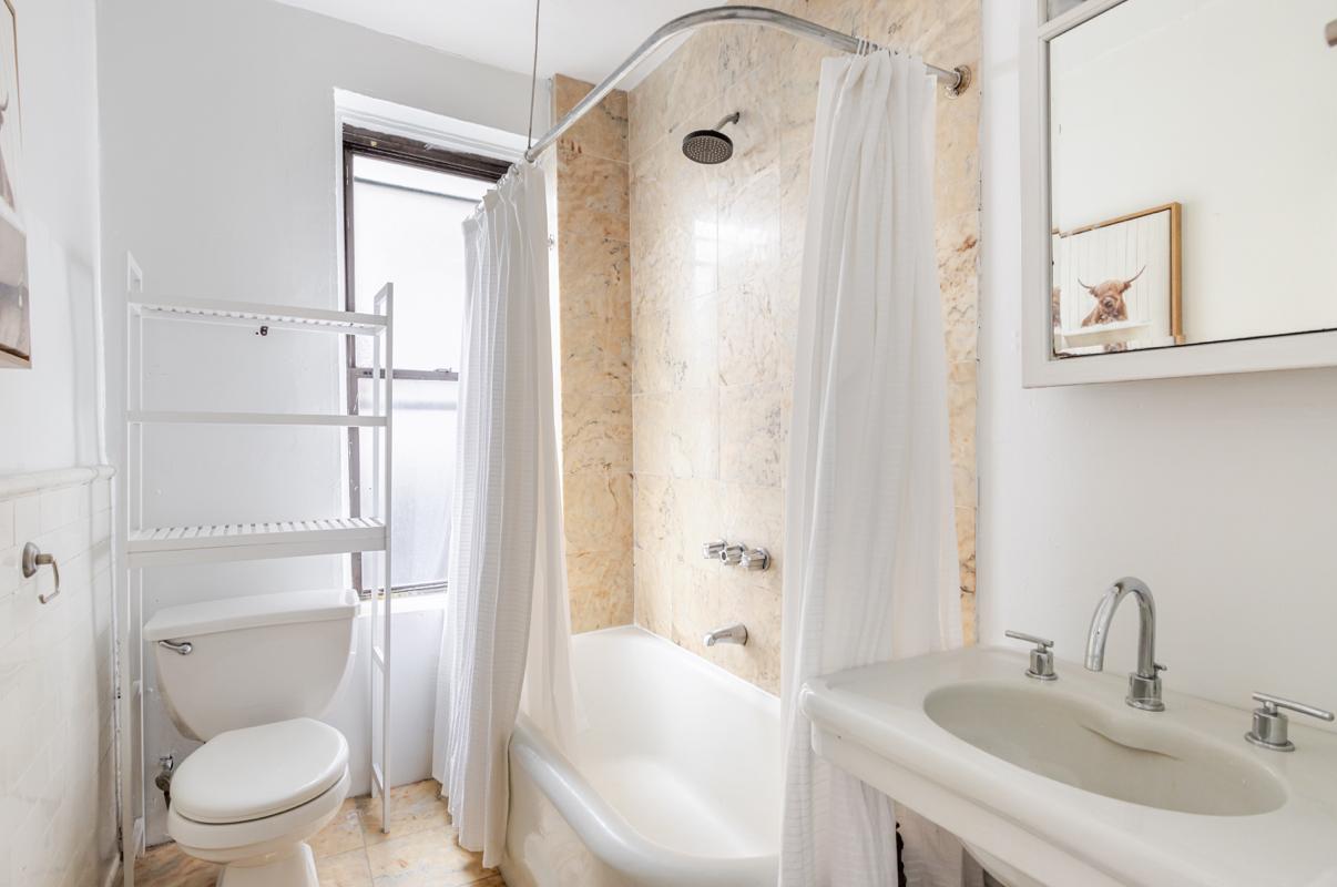 CHARMING STUDIO APARTMENT IN GREENWICH VILLAGE MANHATTAN